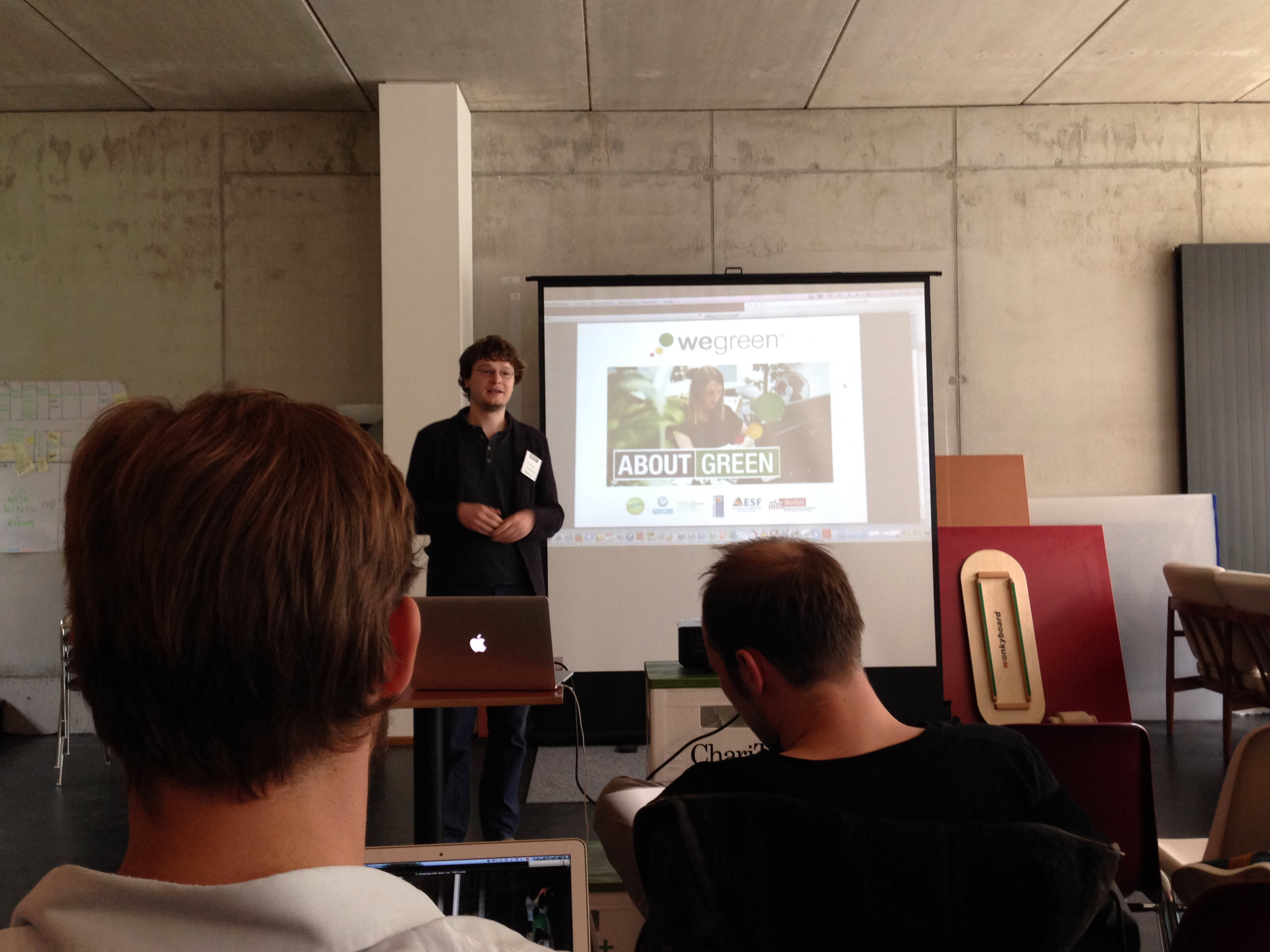 Christian Boettcher von WeGreen stellt seine App-Idee vor.