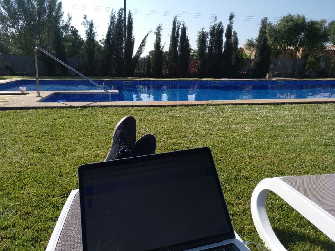 TWiST #109 (Pool Edition): Shopify mit neuen Funktionen, Google vereinbart Friseurtermine